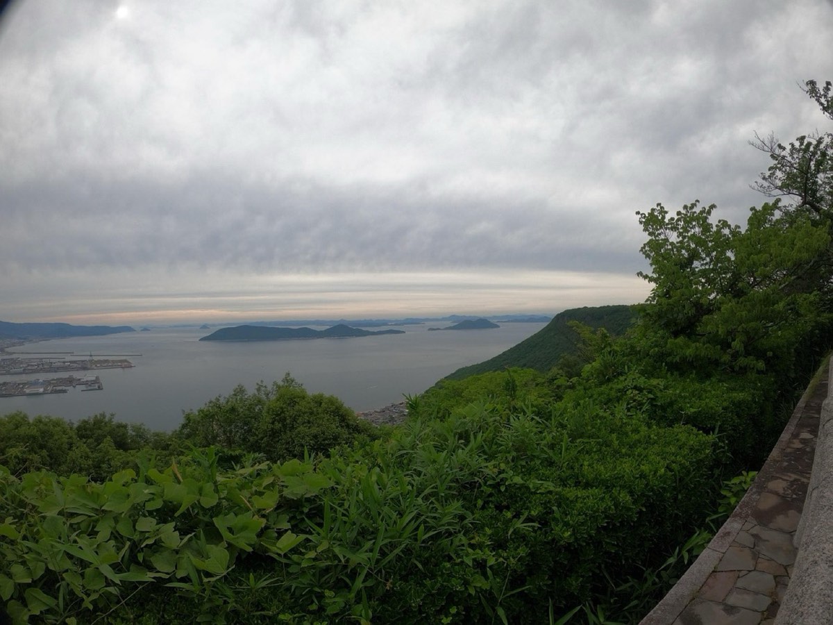 屋島から望む高松の街と瀬戸内海